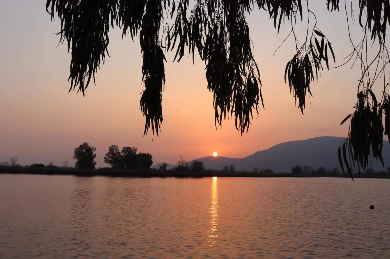 Magia Sul Lago Di Fondi Monte San Biagio Buitenkant foto