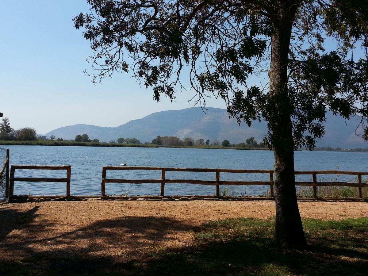 Magia Sul Lago Di Fondi Monte San Biagio Buitenkant foto