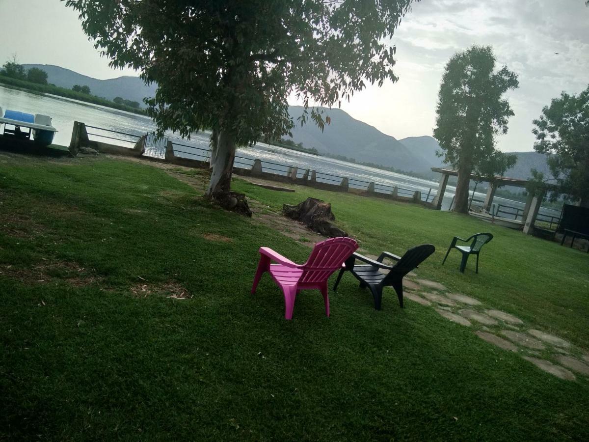 Magia Sul Lago Di Fondi Monte San Biagio Buitenkant foto